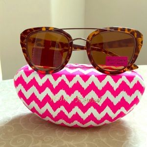 Betsy Johnson tortoise sunglasses